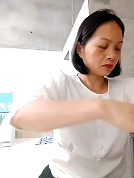 Snapshot of Aninyin22 chatting on November 11, 7:03 am Aninyin22 online show from November 11, 7:03 am