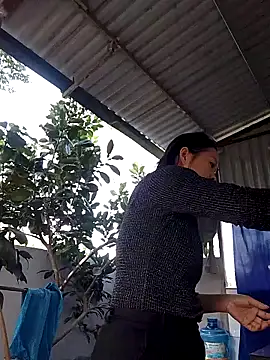 Snapshot of Aninyin22 chatting on November 25, 2:45 am Aninyin22 online show from November 25, 2:45 am