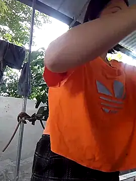 Snapshot of Aninyin22 chatting on October 25, 3:17 am Aninyin22 online show from October 25, 3:17 am