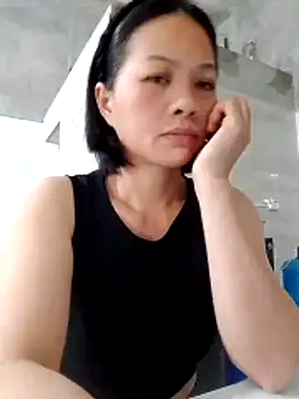 Snapshot of Aninyin22 chatting on October 28, 7:40 am Aninyin22 online show from October 28, 7:40 am