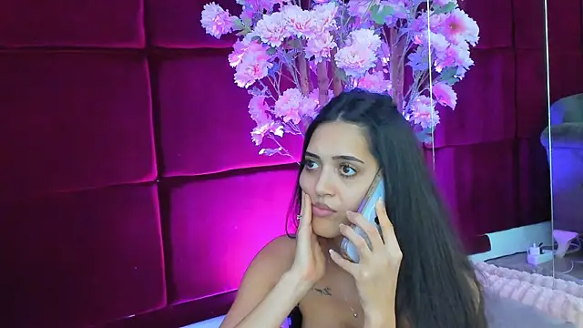 Snapshot of Alexxa chatting on October 17, 5:59 pm Alexxa online show from October 17, 5:59 pm