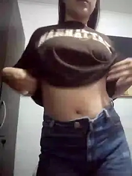 Snapshot of dulccemaria24 chatting on February 19, 1:02 am dulccemaria24 online show from February 19, 1:02 am