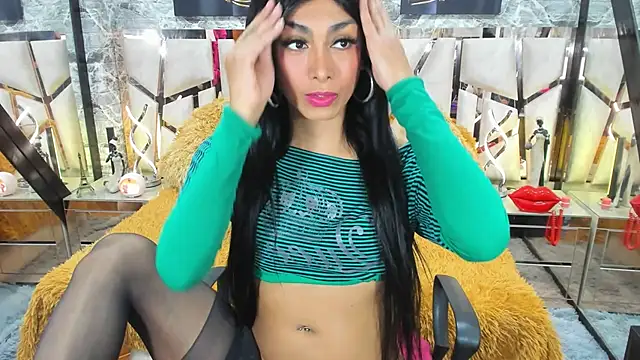 Snapshot of violettaGomez chatting on February 22, 10:52 pm violettaGomez online show from February 22, 10:52 pm