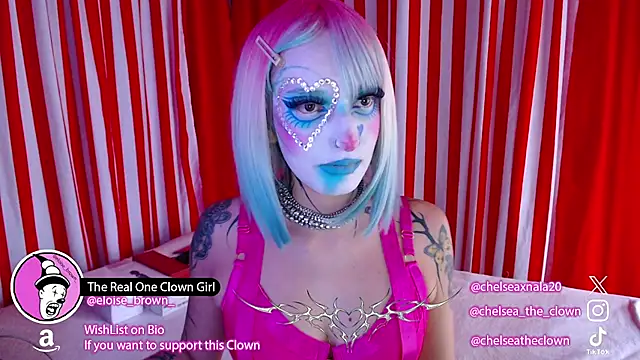 Snapshot of Eloise-brown chatting on July 8, 6:19 pm Eloise-brown online show from July 8, 6:19 pm