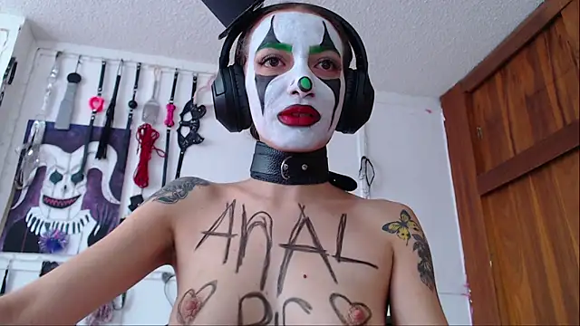 Eloise-brown online show from March 2, 5:30 pm