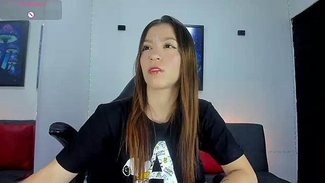 roxanne jones1 online show from March 18, 7:48 pm