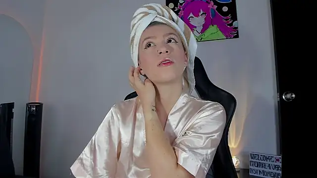 roxanne jones1 online show from May 26, 6:39 pm