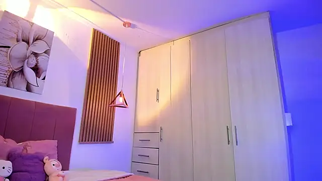 mia nevaeh online show from December 16, 8:24 pm