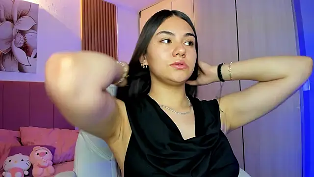 mia nevaeh online show from January 14, 8:34 pm