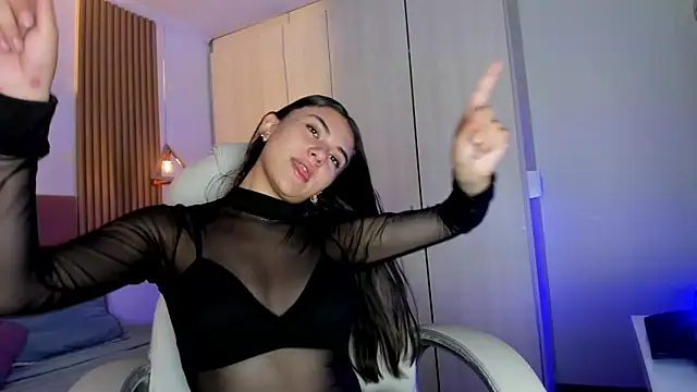 Snapshot of mia_nevaeh chatting on June 24, 8:28 pm mia nevaeh online show from June 24, 8:28 pm