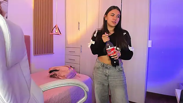 mia nevaeh online show from October 29, 9:36 pm