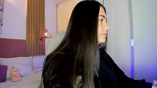 mia nevaeh online show from March 16, 8:44 pm