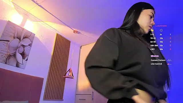 mia nevaeh online show from November 9, 8:24 pm