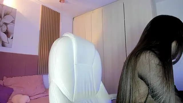 mia nevaeh online show from April 12, 7:39 pm