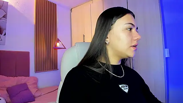 mia nevaeh online show from January 15, 8:34 pm