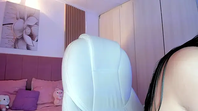 mia nevaeh online show from April 10, 8:16 pm