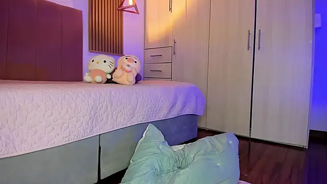 mia nevaeh online show from November 20, 8:42 pm