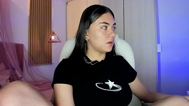 mia nevaeh online show from February 26, 8:53 pm