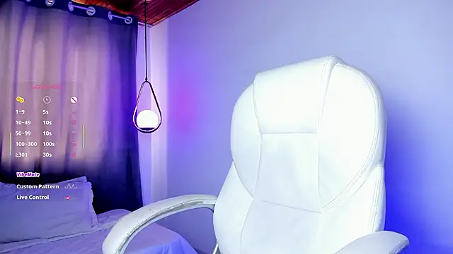 mia nevaeh online show from February 5, 8:04 pm