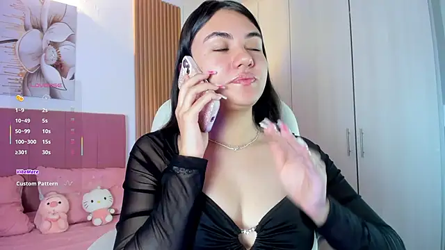 mia nevaeh online show from February 14, 7:47 pm