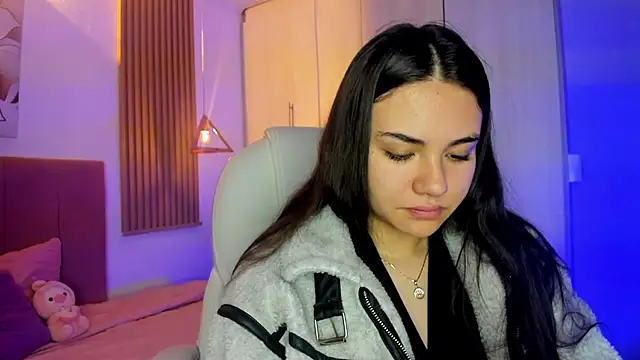 mia nevaeh online show from January 5, 7:28 pm