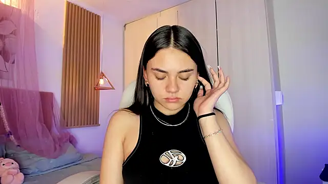 mia nevaeh online show from March 2, 8:38 pm