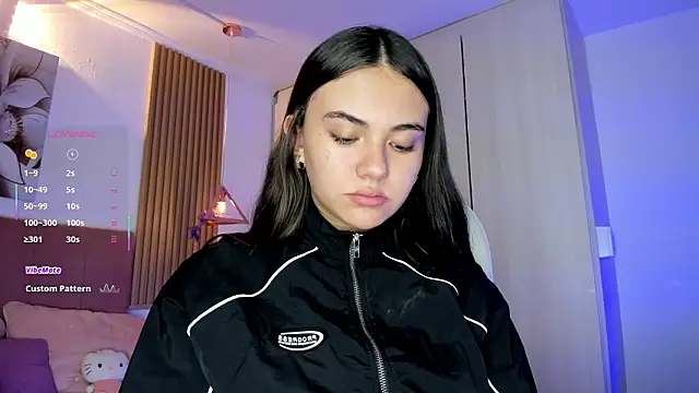 mia nevaeh online show from March 26, 9:24 pm