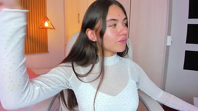 mia nevaeh online show from March 15, 7:48 pm