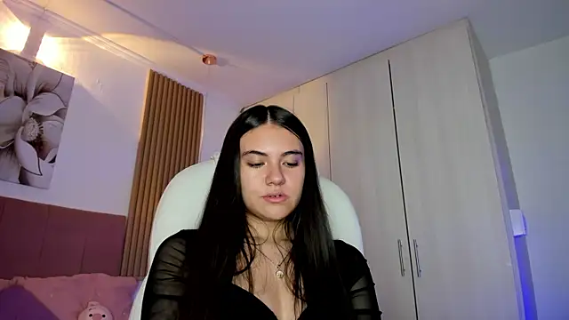 mia nevaeh online show from April 13, 8:13 pm