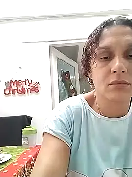 Snapshot of Corina_hot chatting on December 17, 7:37 pm Corina hot online show from December 17, 7:37 pm