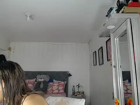 Snapshot of Corina_hot chatting on September 24, 8:37 pm Corina hot online show from September 24, 8:37 pm