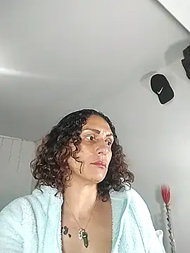 Snapshot of Corina_hot chatting on March 21, 8:08 pm Corina hot online show from March 21, 8:08 pm
