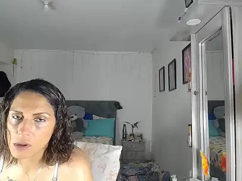Snapshot of Corina_hot chatting on October 15, 8:17 pm Corina hot online show from October 15, 8:17 pm