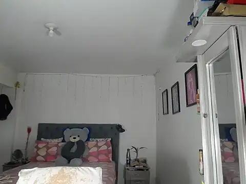 Snapshot of Corina_hot chatting on October 9, 8:53 pm Corina hot online show from October 9, 8:53 pm