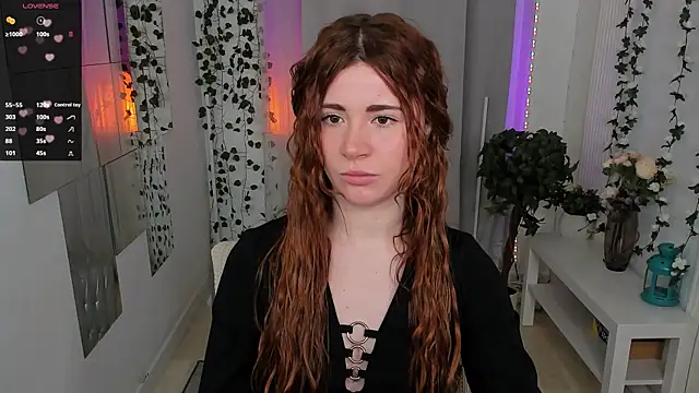 Freckle Diyana online show from November 21, 4:28 pm