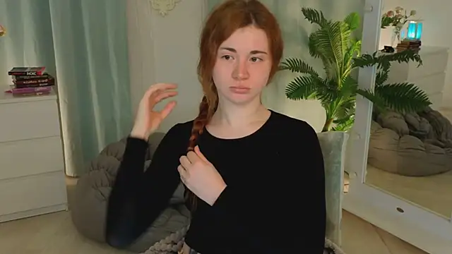 Freckle Diyana online show from June 1, 2:01 am