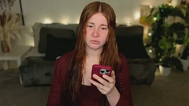 Freckle Diyana online show from June 12, 7:06 am