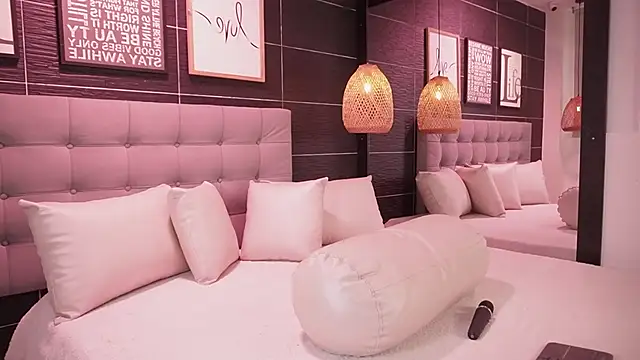 Snapshot of Bella_TS_ chatting on November 28, 9:48 pm Bella TS online show from November 28, 9:48 pm