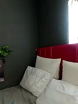 Miss Moriah online show from November 20, 1:23 pm