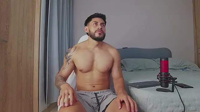 Snapshot of alexxxmachine chatting on September 30, 11:44 pm alexxxmachine online show from September 30, 11:44 pm