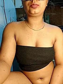 Snapshot of Manpreet_kaur21 chatting on February 18, 5:42 pm Manpreet kaur21 online show from February 18, 5:42 pm