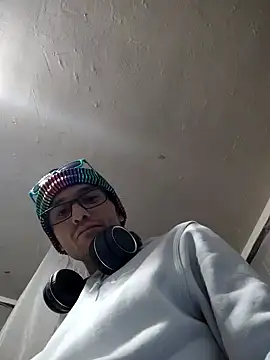 Snapshot of gabelove369 chatting on February 3, 3:20 am gabelove369 online show from February 3, 3:20 am