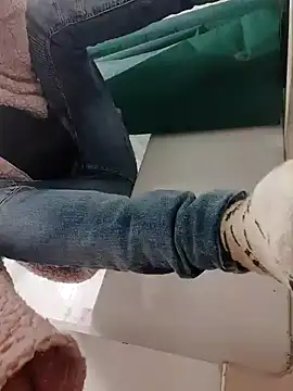 Snapshot of gabelove369 chatting on December 5, 3:20 am gabelove369 online show from December 5, 3:20 am