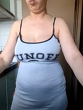 Snapshot of LenaShow chatting on October 25, 1:38 am LenaShow online show from October 25, 1:38 am