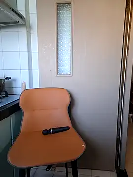 Snapshot of LenaShow chatting on October 18, 11:29 pm LenaShow online show from October 18, 11:29 pm