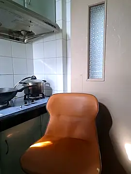 Snapshot of LenaShow chatting on February 22, 7:11 am LenaShow online show from February 22, 7:11 am