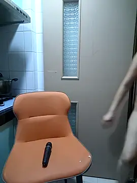 Snapshot of LenaShow chatting on September 27, 8:37 pm LenaShow online show from September 27, 8:37 pm