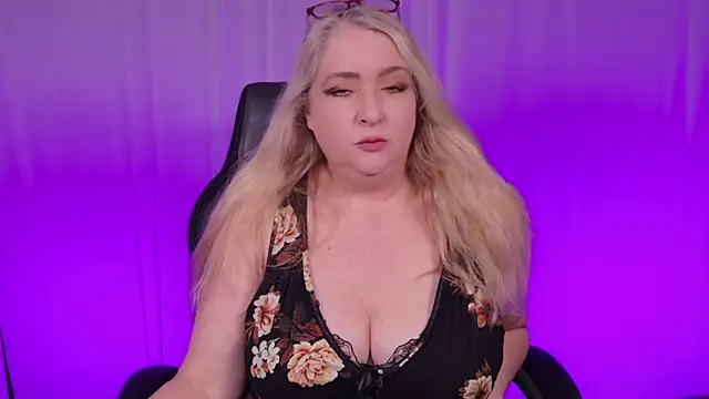 KatDSinclair online show from March 17, 4:01 pm