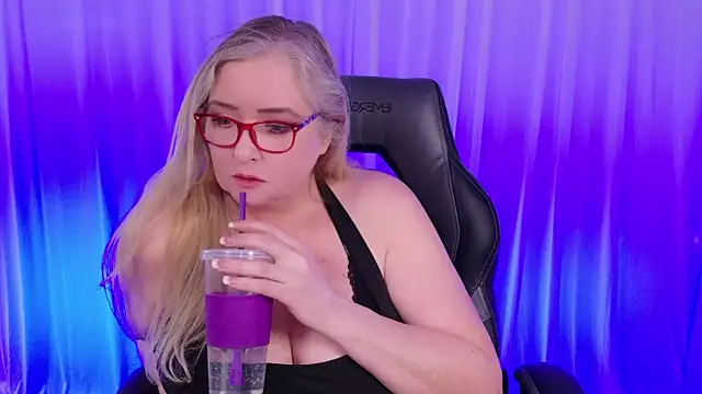KatDSinclair online show from January 19, 6:00 pm