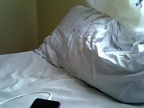 Snapshot of Sweet_Candy08 chatting on October 17, 7:44 am Sweet Candy08 online show from October 17, 7:44 am